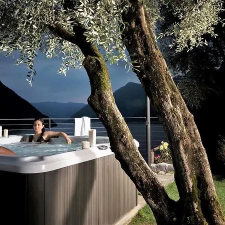 Ca' De Sass Near Argegno *