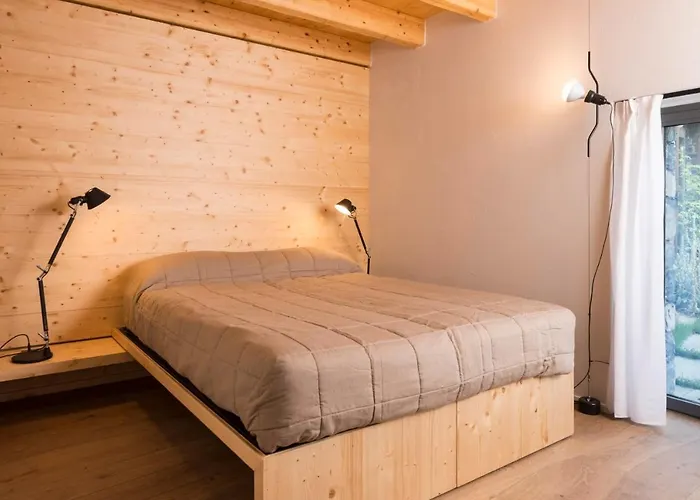 Ca' De Sass Near Argegno *