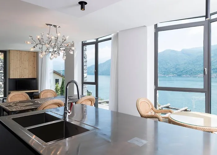 Вилла Ca' De Sass Near Argegno *