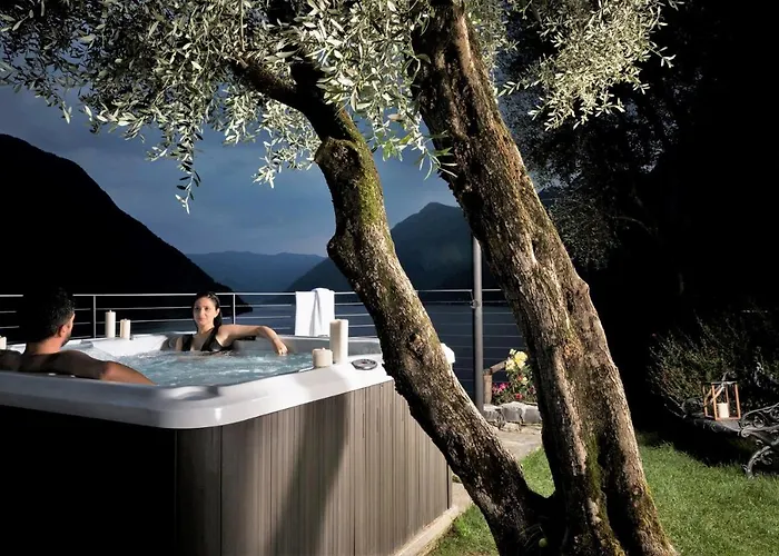 Ca' De Sass Near Argegno *